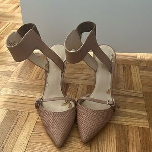 Women Sandal for sale. There's a little issue about the heel pads but still good